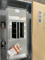 1-225 AMP 480V MAIN LUG PANELBOARD 18 SPACE 3PHASE 4 WIRE COMPLETE PANEL
