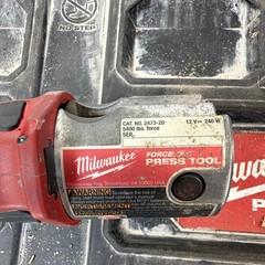 Milwaukee FORCE LOGIC 2473-20 M12 Press Tool for Copper w/ 1/2 3/4 1in Jaws