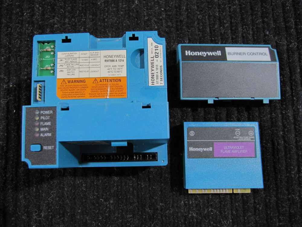 Used Honeywell RM7895A-1014 Flame Safety Burner Control