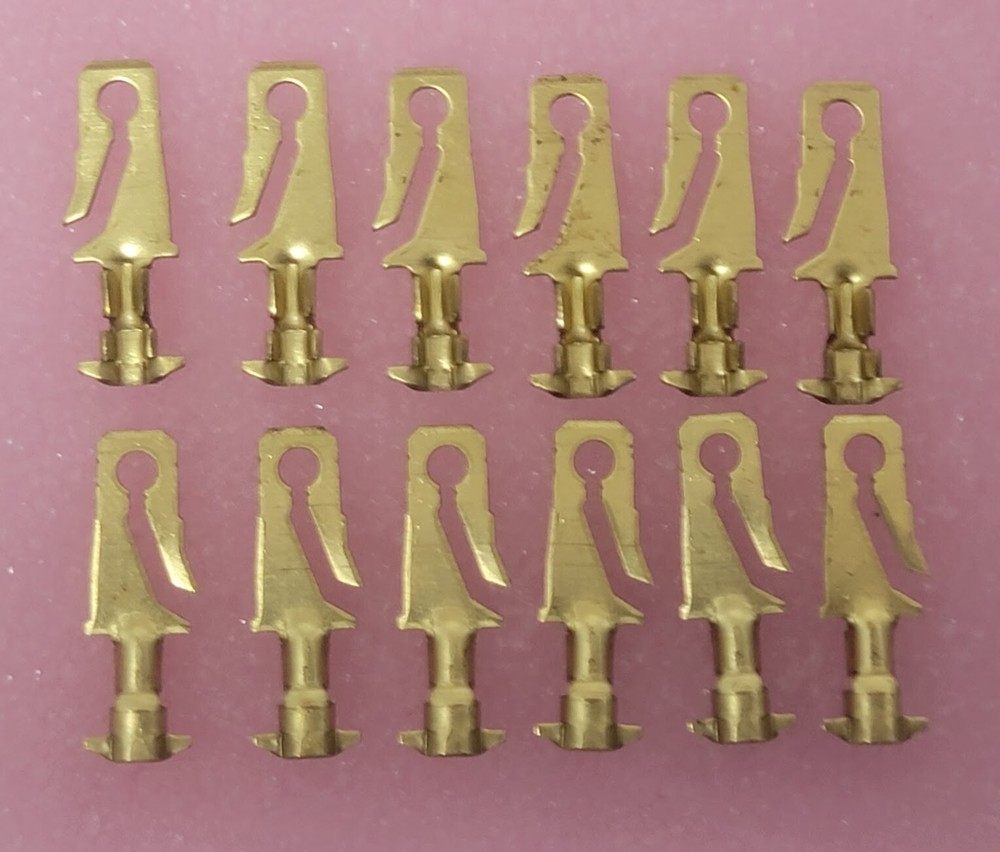 Lot of 12 – Pioneer – 2962989-L – Brass Terminal M 56 Series Long Connector