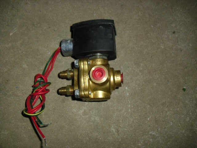 Asco Red Hat EF8342G001 Valve w/ EF8017G2 Solenoid 1/4″