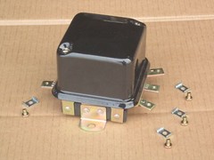 12 VOLT REGULATOR FOR PART 182548M91 182548M92 1900343M91 1927 21A616 229484