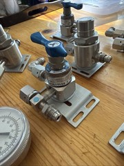 Veriflo High Purity Stainless Steel Gas Regulators And Valves – Lot of 14