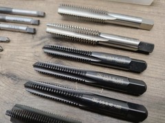 NOS LOT CLEVELAND, OSG BOTTOM TAPS, 1/2″-13 NC, 1/4″ -20 NC, 3/8″-16 NC, 22PCS