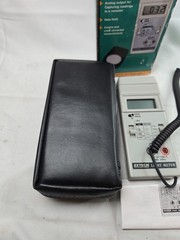 Extech 401025 Digital Light Meter 0-5000 Foot Candles W/ Box – Tested