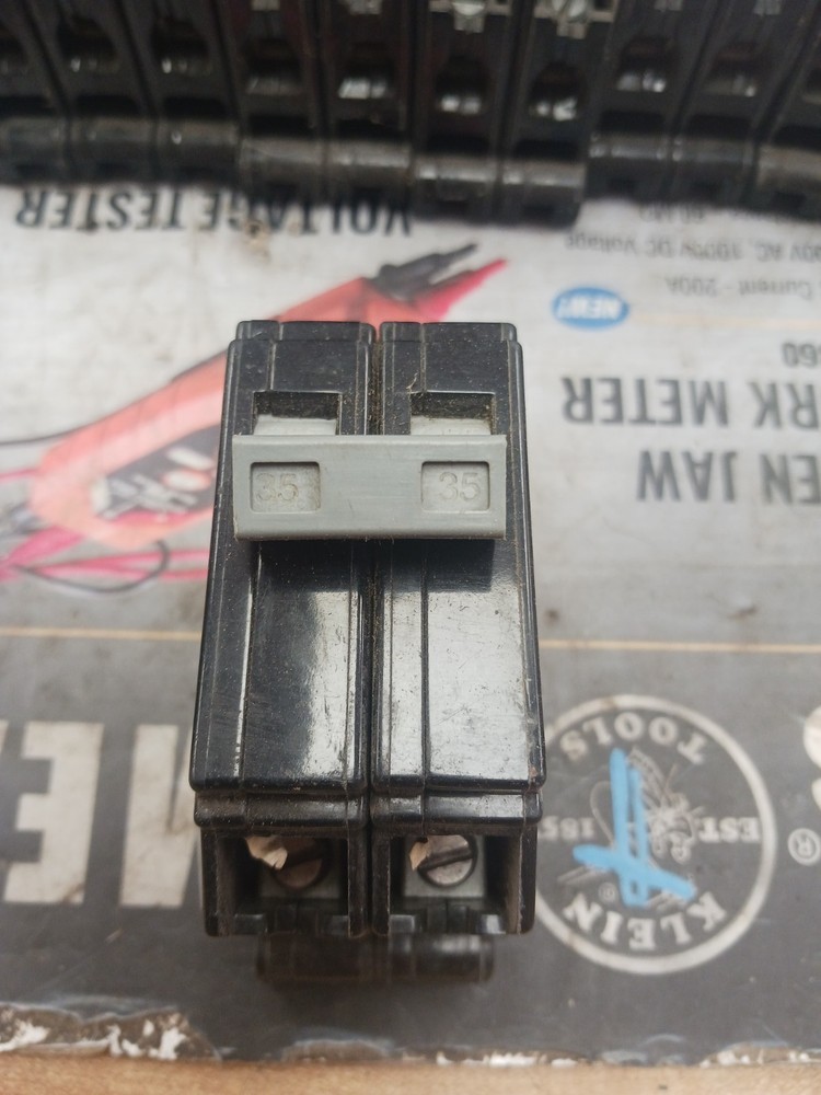 CUTLER HAMMER CHB235 BOLT-IN BREAKER 35A 2 POLE 240V