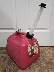 Pre-ban Rubbermaid 2.5 Gallon Vented Fuel Jug With Aftermarket Parts Very Clean