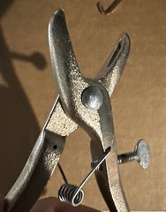 Hog Ring Crimping Tool & 1 Box Decker’s Hump Hill’s Hog Rings