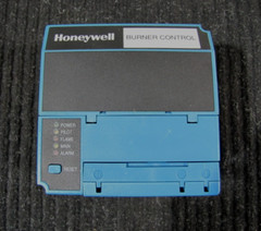 Used Honeywell RM7895A-1014 Flame Safety Burner Control