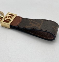 Louis Vuitton Leather Monogram Dauphine Dragonne Key Holder