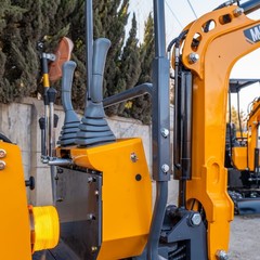 1.4Ton Mini Hydraulic Excavator With Swing Boom B&S EPA Engine Mini Digger