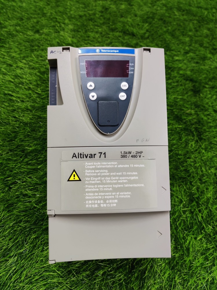 SCHNEIDER ELECTRIC ( ATV71 ) ALTIVAR 71 ATV71HU15N4Z 1.5 KW 2 HP AC DRIVE