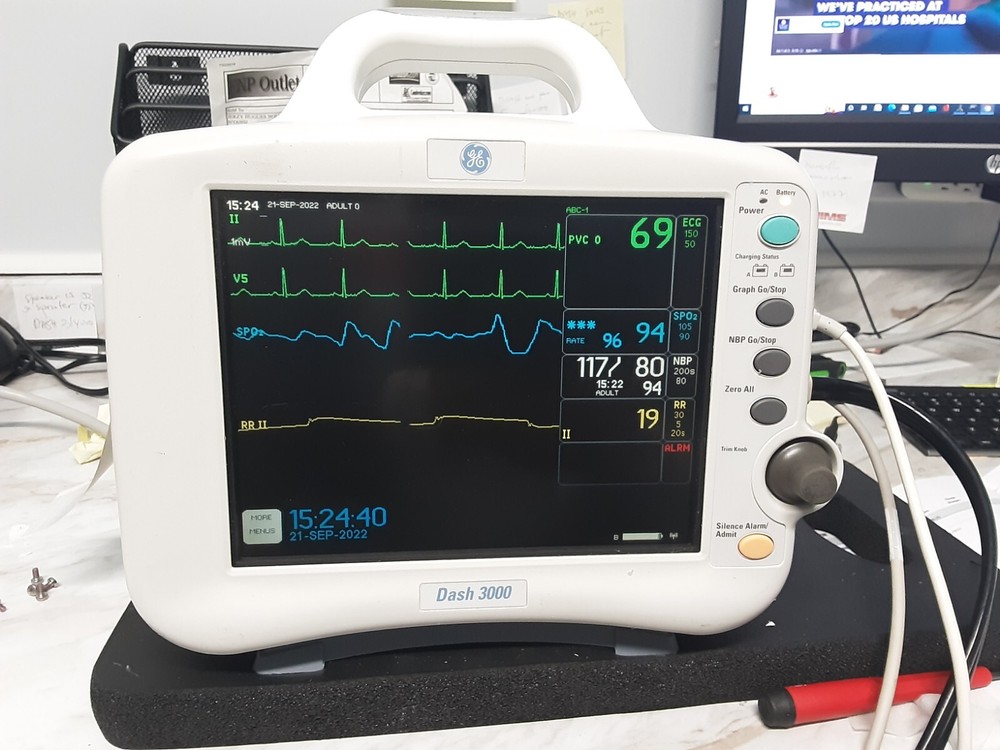 GE Dash 3000 Nellcor sp02 and soft 7.2 with 4 IBP and Co2 90 DAYS RETURN WARRA