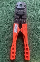 *NEW* SHARKBITE PEX CRIMP TOOL KIT 3/8 INCH WITH MULTI-HEAD KIT MODEL# 23100