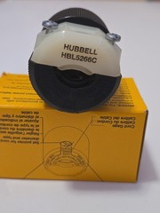 Hubbell HBL5266C Straight Blade Plug 15A 125V Nema 5-15P Insulgrip