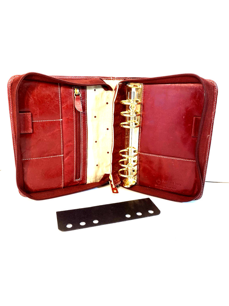 FRANKLIN COVEY Red Leather Zippered Compact Binder