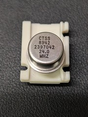 CTS 24.0 MHz Crystal Oscillator 2397042 Vintage 1989 TO-8 Can Metal Socket