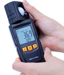 GM1020 LCD Display Handheld Digital Lux Light Meter Photometer up to 200,000 Lux
