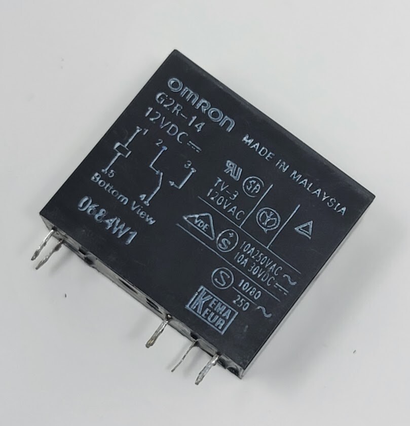 Lot of 4 – OMRON G2R-14-DC12 Power Relay PC Mount SPDT 8A Contacts 12VDC Coil