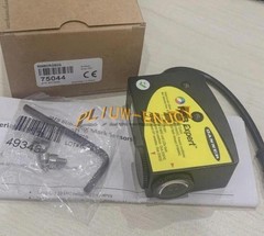 ONE NEW BANNER color mark sensor R58ECRGB2Q
