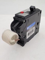 GE General Electric THHQL1120DF Plug-IN Circuit Breaker 20A 1P 120V Dual Functio