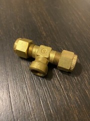 SWAGELOK B-500-3TTF BRASS fitting 5/16” tube x 1/8” fnpt branch tee