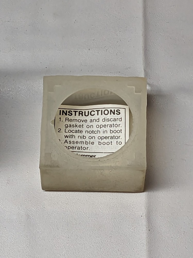 Cutler-Hammer Series E30 Transparent Pushbutton Rubber Boot E30KT3