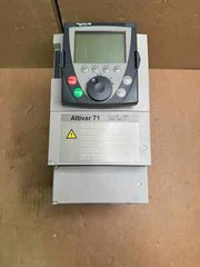 TELEMECHANIQUE ATV71HU22N4 ALTIVAR 71 AC DRIVE, 3-HP, 380/480-VAC, USED! M/O!