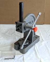 1/2 Ton Arbor Press – No. 0 – 3/4″ Ram – 3-1/4″ Throat – 7-1/2″ Stroke 805-10050