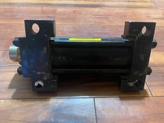 Parker Hydraulic Cylinder Model No. 02.50 c2hkts23a 5.750 serial ee136270a NEW