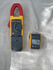Fluke 381 Remote Display True RMS Clamp Meter Auto-Ranging Backlight 1000V 1000A