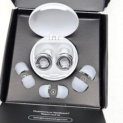 Loop Switch 2 Adjustable Ear Plugs 3 Noise Relief Modes 20-26 dB (SNR) Reduction