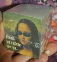 Mona Lisa Note Pad Cube Mini Sealed 2″ Square MONA’S GOT A WHOLE NEW GIG