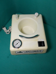 Medical Industries America Model 604 Vacumax (LAM-2310)