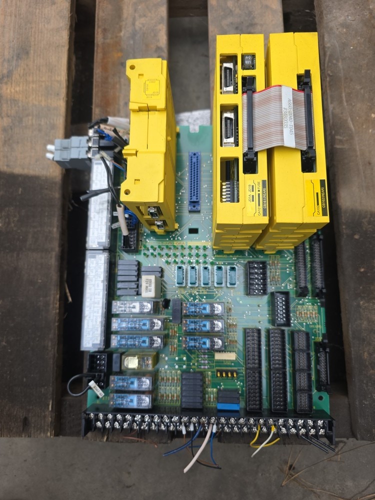 FANUC A16B-1110-0520 / A16B11100520 (USED)