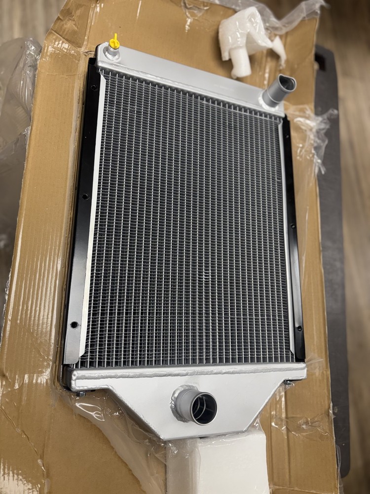 1669650M94 Radiator fits Massey Ferguson 260 270 275 283 290 390 670 675 690