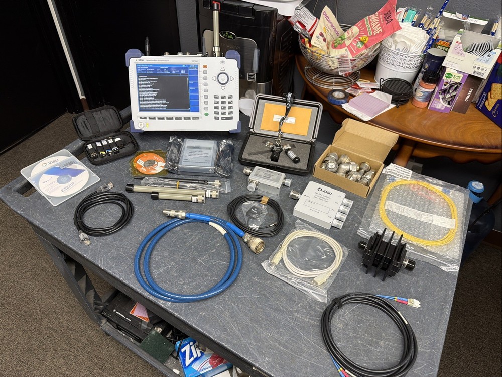 JDSU JD785B CellAdvisor Base Station Analyzer 10MHz – 8GHz w/ Loaded With Option