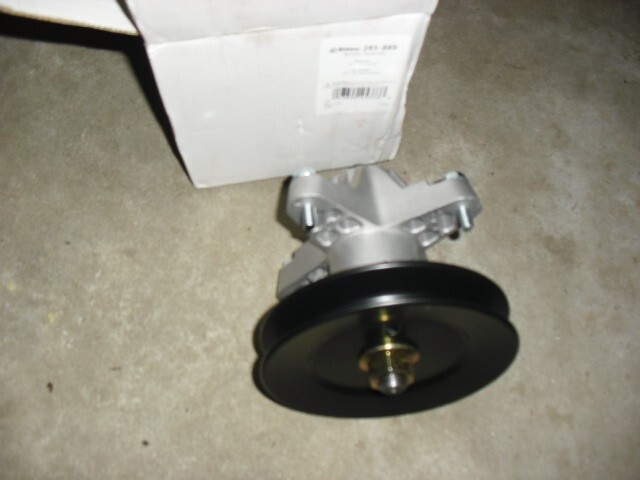New Spindle Assembly 285-889 replaces MTD 918-04474B fits MTD 700 series mowers