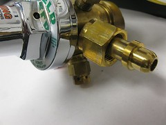 Uniweld RHT8010 Two Stage Fuel Gas Series Compressed Gas Regulator