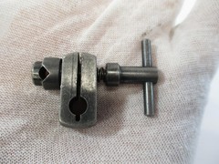 Dial Indicator SNUG Height Gage Sleeve Clamp 1/4″ Upright x 1/4″ Mount Hole VGC