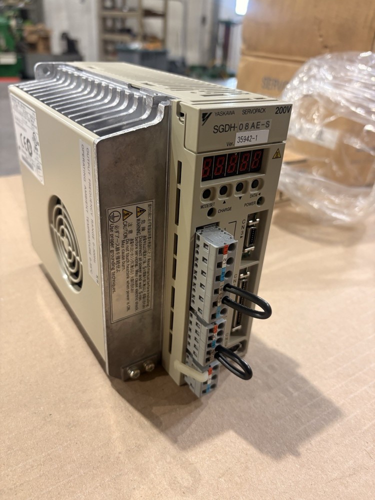 NEW AUTHENTIC YASKAWA SGDH-08AE SERVOPACK SERVO DRIVE 200V FACTORY CRIB STOCK