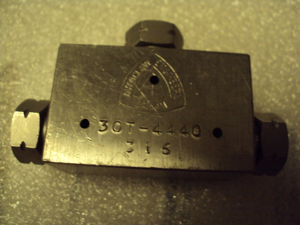 Autoclave Engr. 30T-4440; Tee, for 1/4″ Hi-press; coned & thrd; 30,000 PSI @ RT