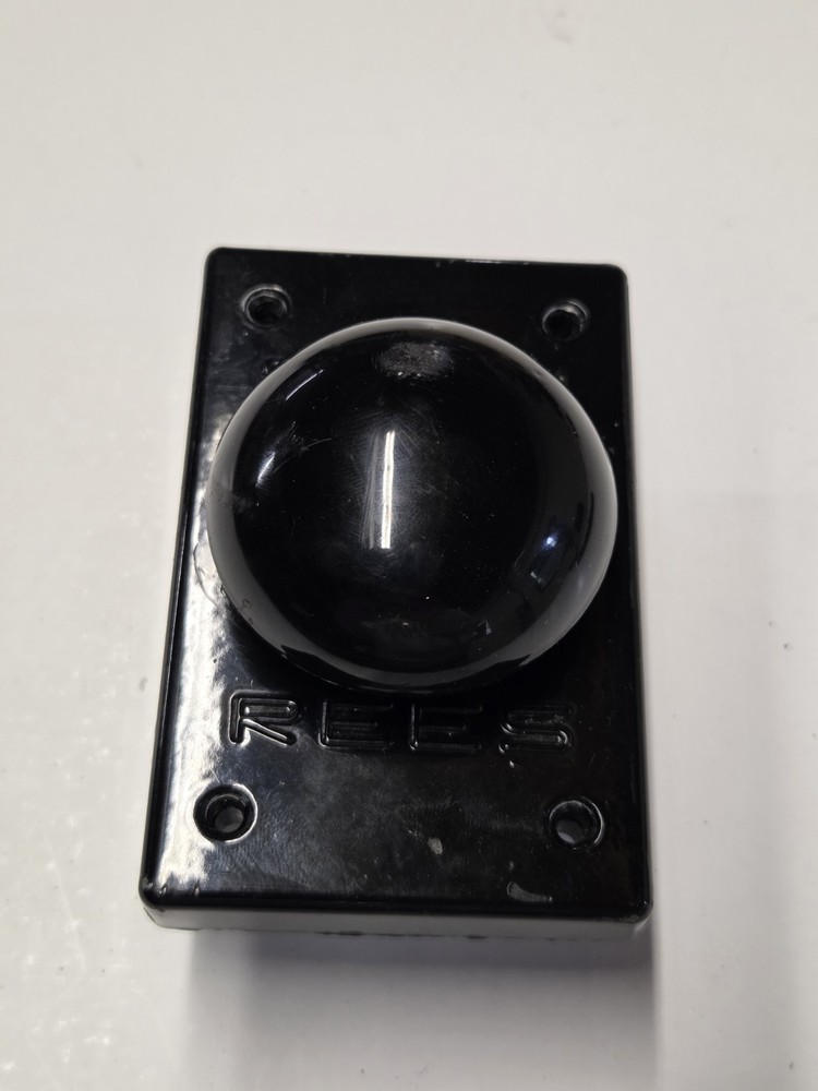 REES 2-1/4in Mushroom Plunger Switch Palm Trip 02911-001