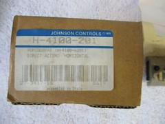 NIB Johnson Controls Humidostat Direct Acting Horizontal H-4100-201
