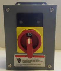 SQUARE D 20 AMP 600VAC MAC ROTARY HANDLE 3 POLE LOAD BREAK SWITCH P/N: V1A30X11