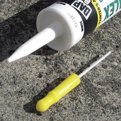 Caulk Cap CCY, Reusable Caulk Tube Sealers with Built-in Puncture Pin, 4 Pack