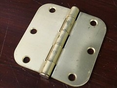 Satin Brass 3-1/2″ Round Corner Door Hinge