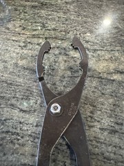 blue- Point by snap on ya4050b oil filter pliers 2-1/4”-4” opening 12” long new