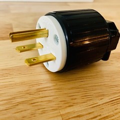 NEMA 6-15P Straight Electrical Plug 3 Wire, 15 Amps, 220V 230V 250V YGA015