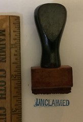 UNITED STATES POST OFFICE VTG Wood Handled Rubber Ink Stamp “UNCLAIMED”